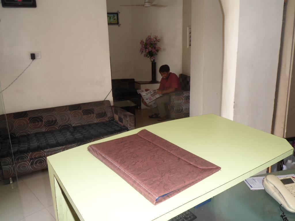 Hotel Atithi Ahmadabad Zewnętrze zdjęcie