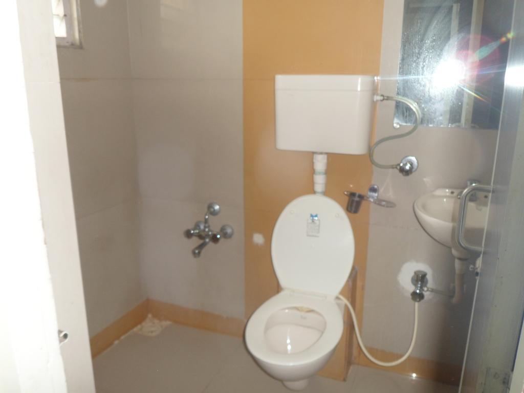 Hotel Atithi Ahmadabad Zewnętrze zdjęcie