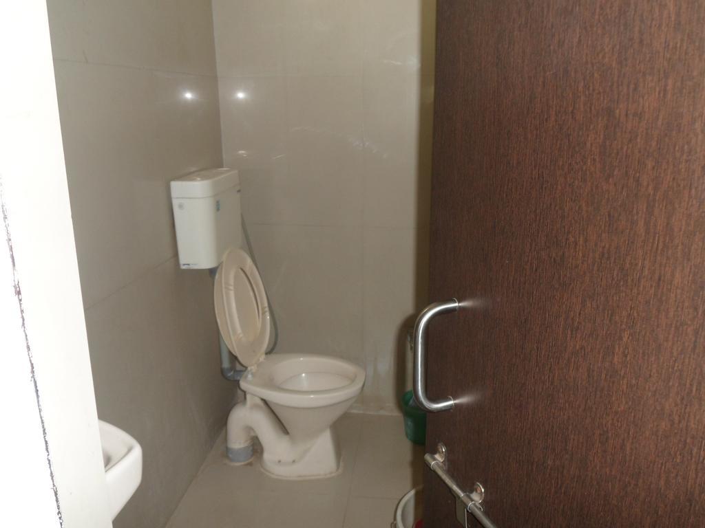 Hotel Atithi Ahmadabad Zewnętrze zdjęcie