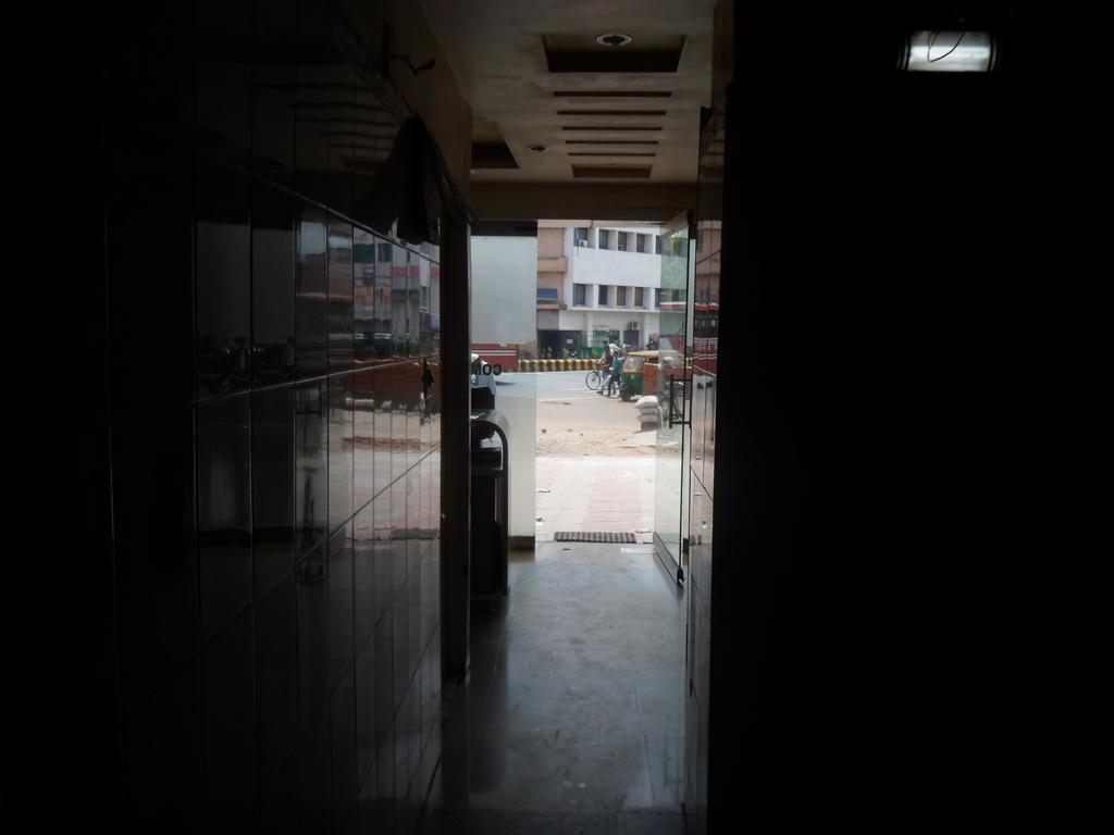 Hotel Atithi Ahmadabad Zewnętrze zdjęcie