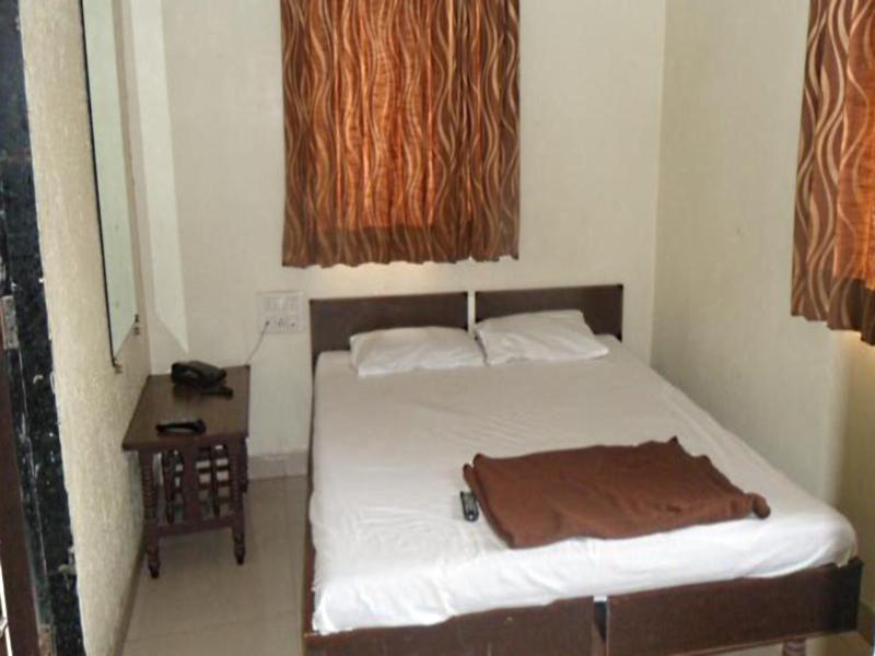 Hotel Atithi Ahmadabad Zewnętrze zdjęcie